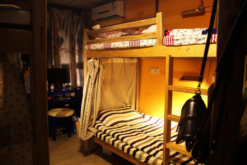 Djmt Universal Guest House Сиан Стая снимка