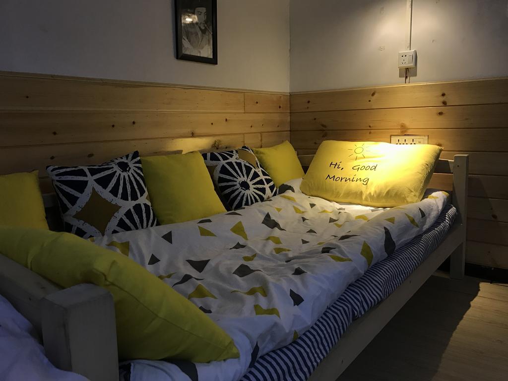 Djmt Universal Guest House Сиан Стая снимка