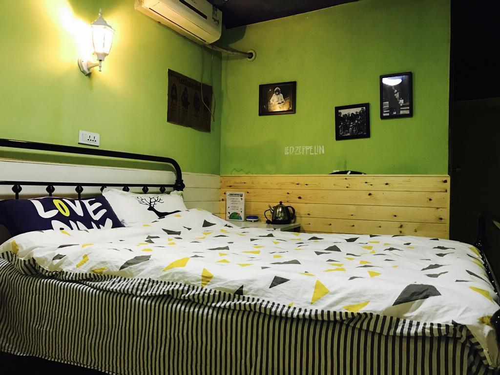 Djmt Universal Guest House Сиан Стая снимка